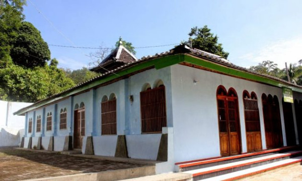 Wisata Religi : Mengenal Masjid Tertua di Indonesia