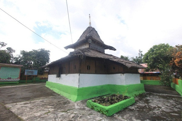 Wisata Religi : Mengenal Masjid Tertua di Indonesia