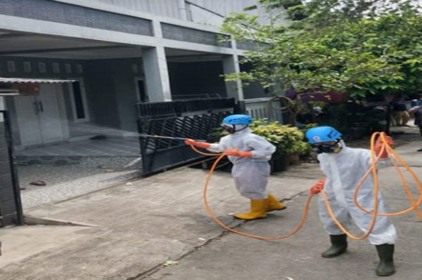 Evalube Lubricants Sterilisasi Fasilitas Produksi dan Lingkungan Warga Terdekat