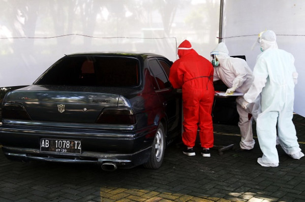 Rapid Test Drive Thru RS Husada Utama Temukan 2 Positif Corona