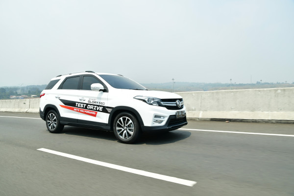 Sederet Pencapaian DFSK Glory 560 Selama Satu Tahun di Indonesia