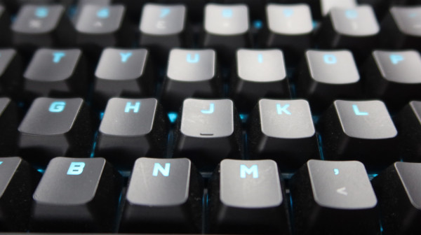 Saya Mencoba Kibor untuk Atlet esport, Gimana Rasanya?