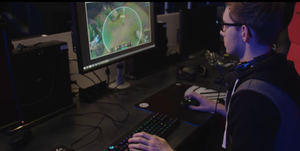 Saya Mencoba Kibor untuk Atlet esport, Gimana Rasanya?
