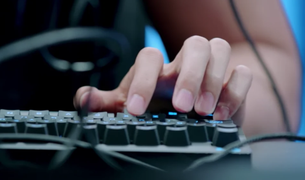 Saya Mencoba Kibor untuk Atlet esport, Gimana Rasanya?