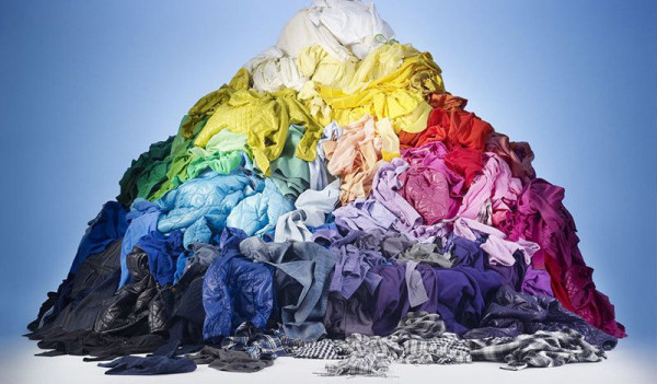 Saatnya Peduli Bumi, Ikuti Cara Gampang Ini untuk Kurangi Sampah Fashion
