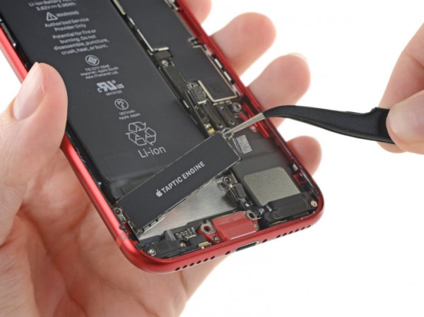 Hahaha, Ternyata iPhone SE 2020 Hanya iPhone 8 yang Ganti Chipset