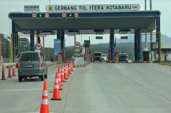 Tol Trans Sumatera Lampung Tetap Buka Akses Kendaraan Pribadi Lintas Daerah