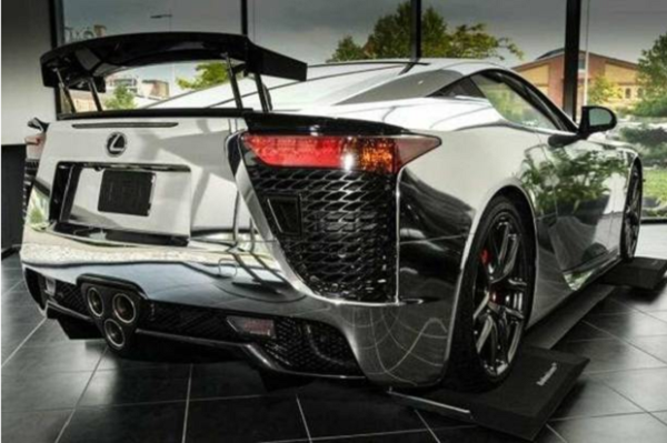 Dibanderol Rp17,6 Miliar, Ini Penampakan Mobil Bekas Supercar Lexus LFA