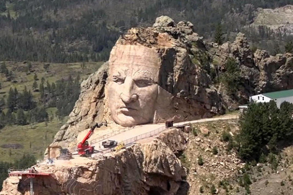 10 Landmark Terkenal di Dunia yang Tak Selesai Dibangun