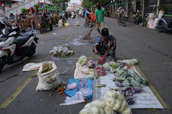 Terapkan Jaga Jarak, Inilah Penampakan Pasar Bintoro Demak