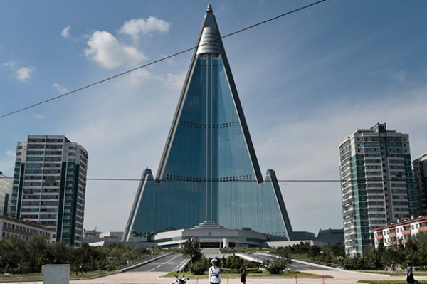 10 Landmark Terkenal di Dunia yang Tak Selesai Dibangun