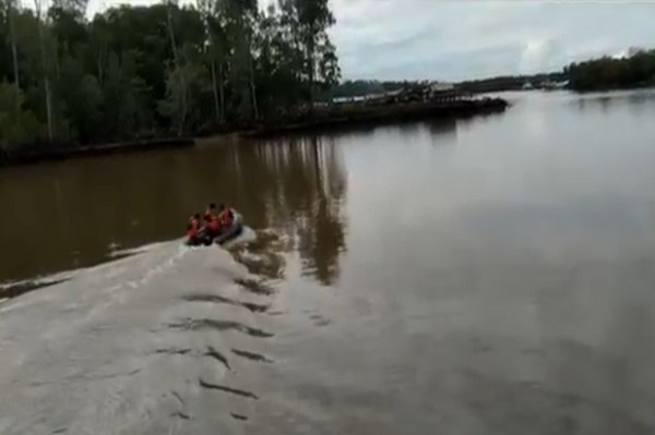 Tim SAR Fokus Cari Seorang Ibu yang Hilang Diterkam Buaya di Pulau Karaka Papua