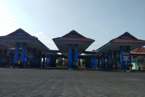 Imbas PSBB Surabaya; Terminal Mojokerto Sepi, Kernet Bus Depresi