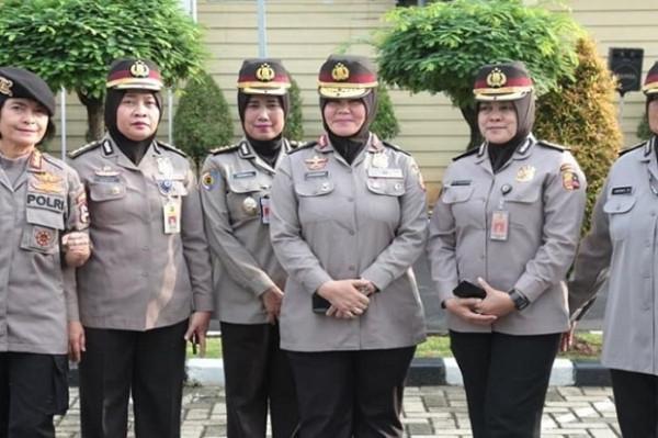 Idham Azis Beri Kesempatan 18 Polwan Jabat Posisi Strategis Polri
