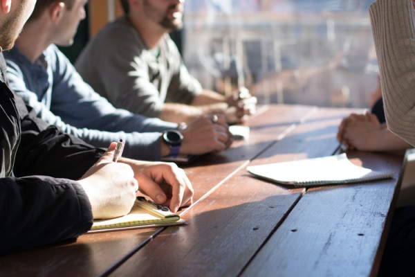 Survei: 5 Hal Paling Dicemaskan saat Quarter Life Crisis