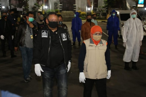 Kapolda dan Gubernur Jatim Awasi Patroli PSBB Surabaya , 82 Pelanggar Ditindak