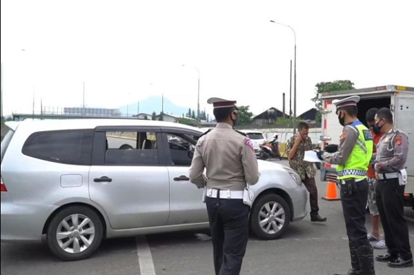Nekat Bawa Pemudik ke Sumedang dan Tasik, Dua Travel Gelap Terjaring di Cileunyi