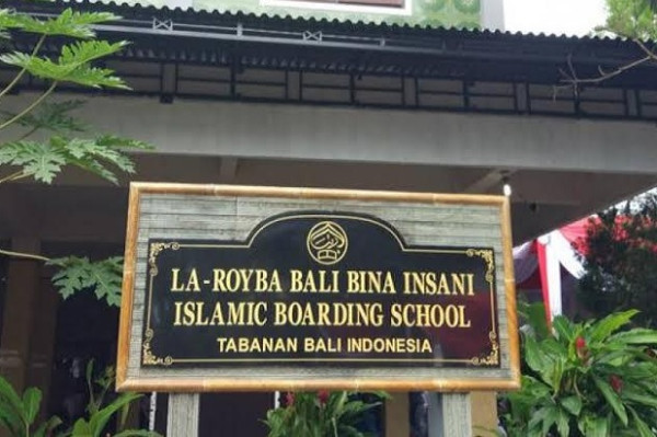 Ngaji Kitab Kuning dengan Bahasa Bali, 21 Pengajar Beragama Hindu