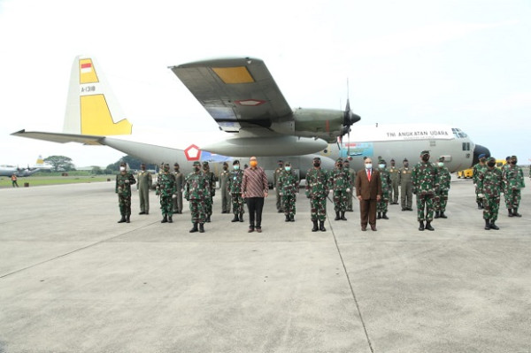 TNI Kirim 12,9 Ton Bantuan Kemanusiaan untuk Korban Topan Harold ke Fiji