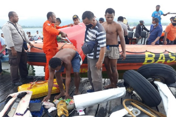Polda Papua Ungkap Kronologis Pesawat MAF Jatuh ke Danau Sentani