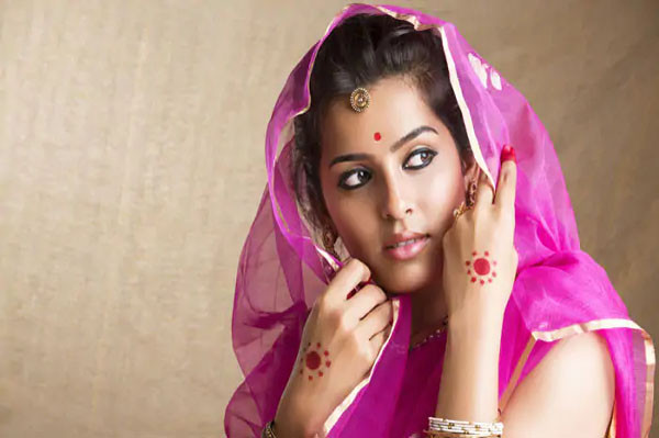 Ingin Tampil Cantik Seperti Wanita India? Ini Rahasianya!