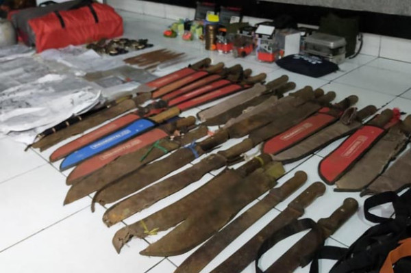 Penggeledahan Gudang Milik Terduga Teroris, Polisi Temukan Peralatan Latihan Semi Militer