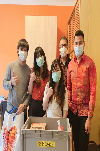 KBRI Bratislava Distribusikan Bantuan Sosial kepada WNI Terdampak Covid-19