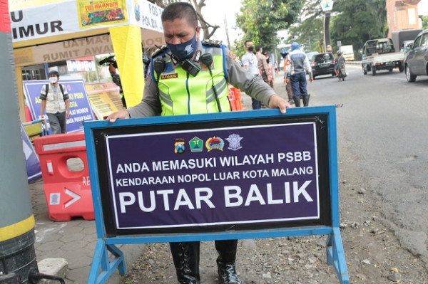 Awas! Macet Parah Jalur Lalulintas Masuk Kota Saat PSBB