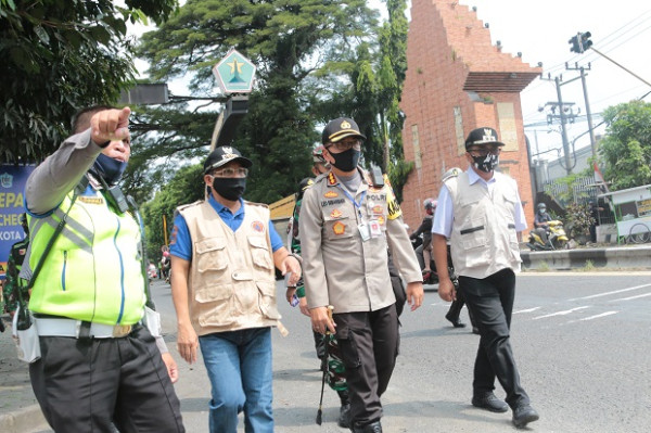 Awas! Macet Parah Jalur Lalulintas Masuk Kota Saat PSBB