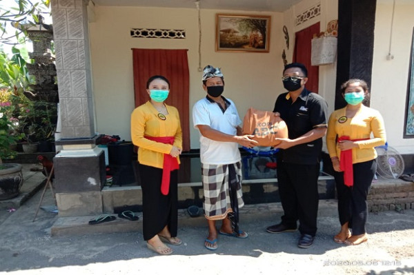 Peduli Dampak COVID-19, Kopi ABC Bagi Sembako di Bali