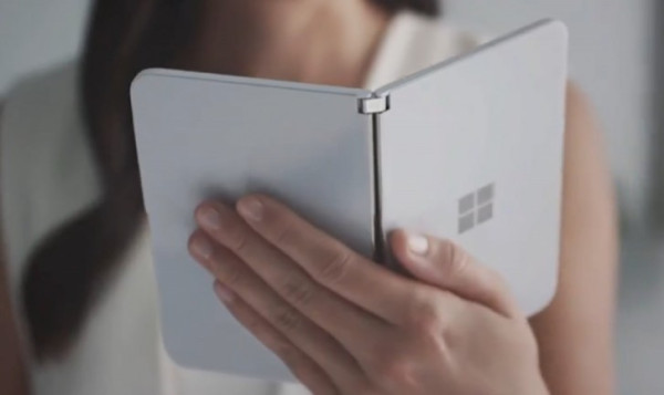 Beredar Spesifikasi dari Ponsel Layar Lipat versi Microsoft
