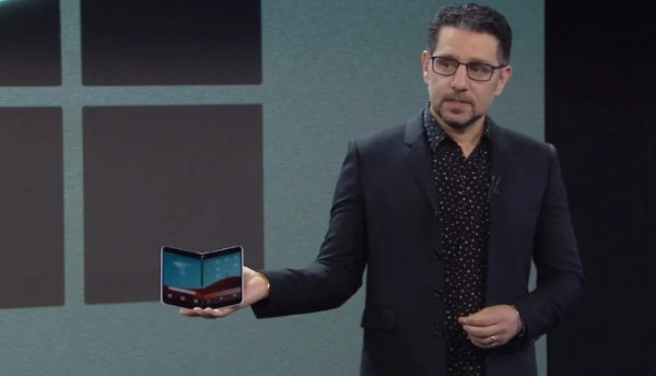 Beredar Spesifikasi dari Ponsel Layar Lipat versi Microsoft