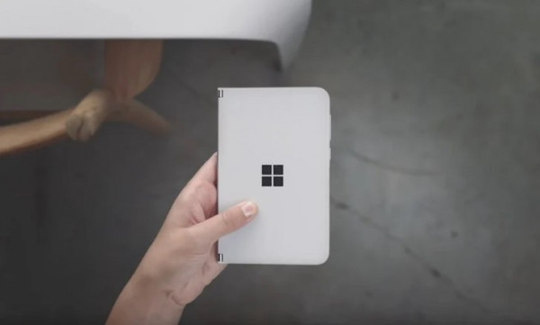 Beredar Spesifikasi dari Ponsel Layar Lipat versi Microsoft