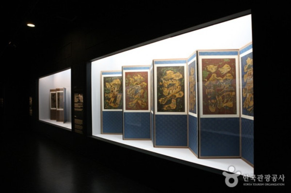 Beragam Tur Virtual Keren, dari Museum Ghibli sampai Museum Louvre