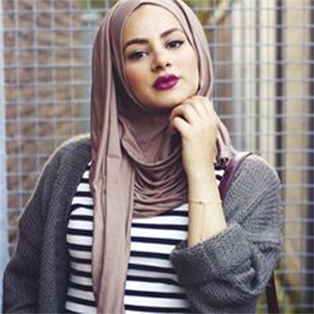 Gaya Hijab Inspiratif Para Blogger di Berbagai Negara