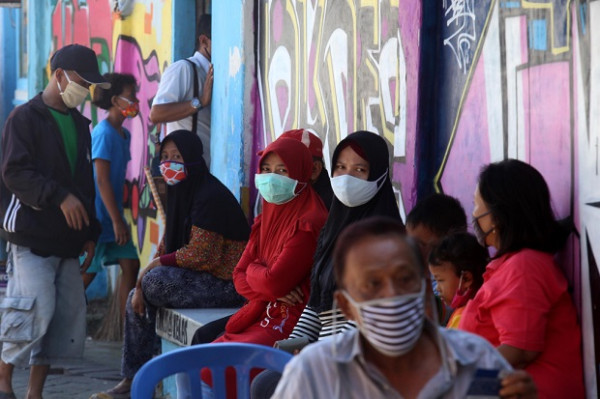 Ratusan Warga Sekitar Pabrik Sampoerna Jalani Swab Tes Corona