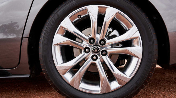 Tongkrongan Lebih Berani, Toyota Sienna 2021 Debut dengan Mesin Hybrid