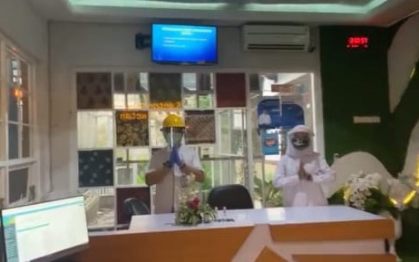 Bupati Anas Pamerkan Kantor Desa Genteng Wetan Hadapi Era New Normal
