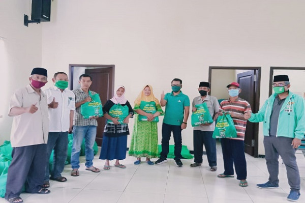 Bagi 3.000 Sembako, PKB Blitar Minta Warga Patuhi Pemerintah