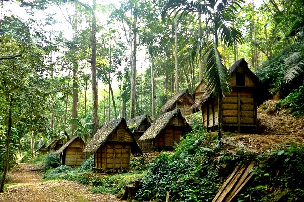 Menjelajahi Kecantikan Desa Adat Terindah Di Indonesia