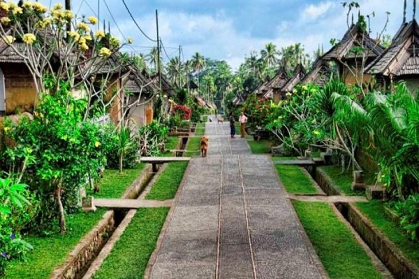 Menjelajahi Kecantikan Desa Adat Terindah Di Indonesia