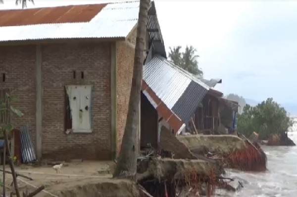 Gelombang Tinggi Hantam Aceh Barat Daya, 38 Rumah Ambruk