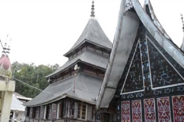 Masjid Asasi, Tertua Kedua di Indonesia dengan Arsitektur Unik Gabungan 3 Budaya