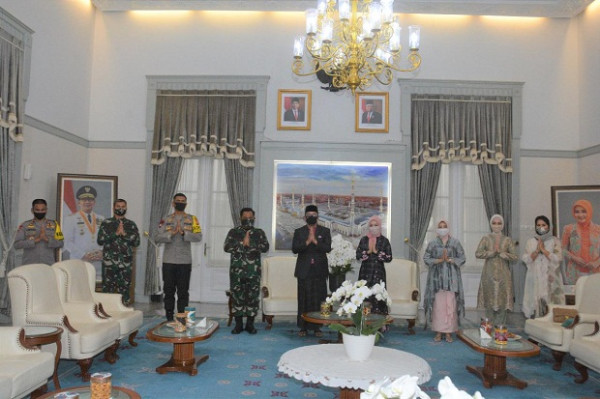 Di Sela Cek Pospam, Pangdam-Kapolda Silaturahmi dengan Gubernur di Gedung Pakuan