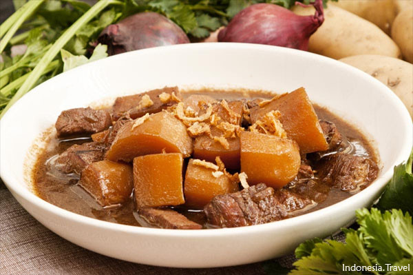 10 Makanan Paling Sering Dijumpai di Rumah Orang Saat Lebaran