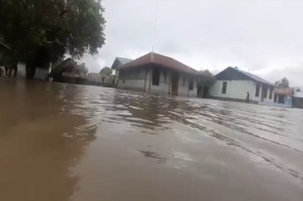 Banjir Disertai Lumpur Rendam Ratusan Rumah di Kabupaten Malaka NTT