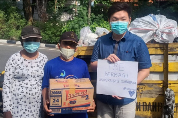Peduli Dampak Corona, Mahasiswa Ubaya Bagikan Sembako