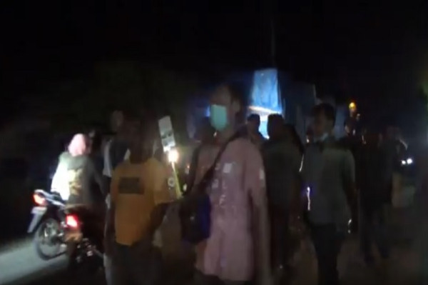 Protes 8 Warganya Ditangkap, Jalinsum Lumpuh 3 Jam Akibat Diblokade Massa