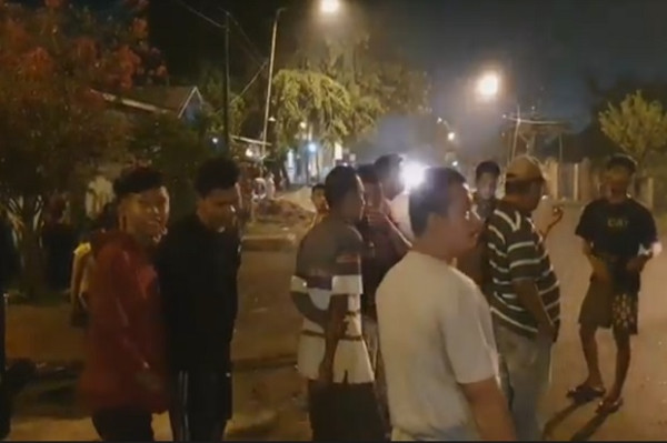 Tawuran di Medan, 2 Kubu Saling Lempar Batu dan Sisir Rumah dengan Sajam