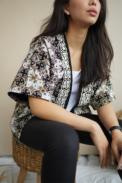 Batik Kain Kami Rilis Koleksi Draped Kimono